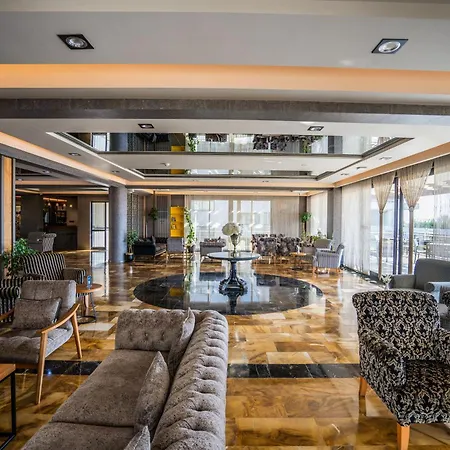 هيرابارك ثيرمال آند سبا فندق 5*